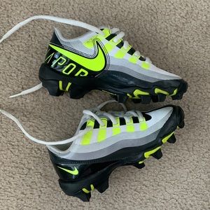 Kids Nike Vapor football cleats
